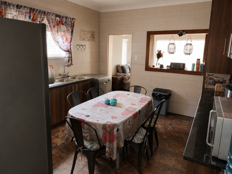 4 Bedroom Property for Sale in Oos Einde North West